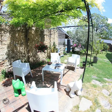 D'hotes La Pierrerie Bed & Breakfast 3*