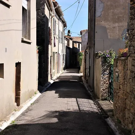 D'hotes La Pierrerie Bed & Breakfast